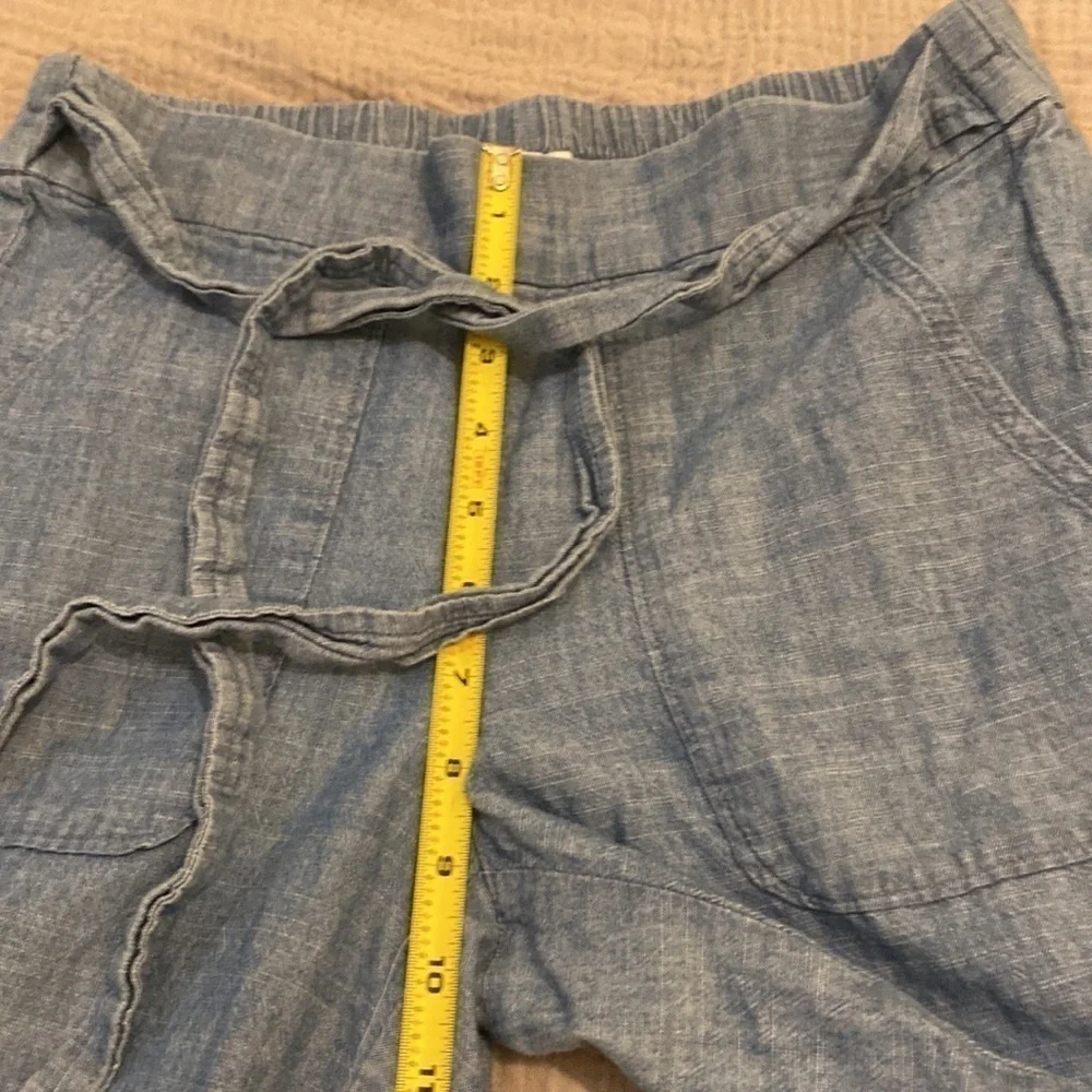 J. Crew blue cotton crop pants in very good condition. Size 2